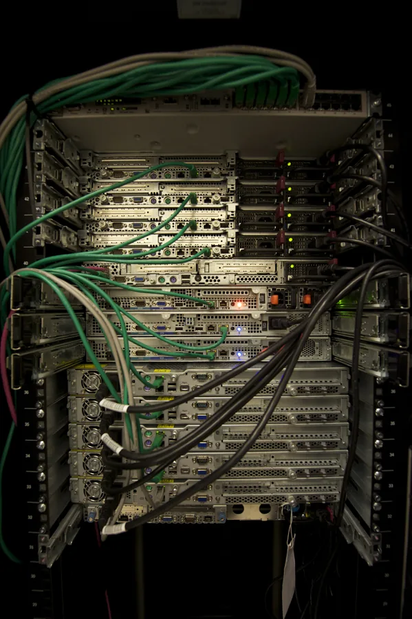 Server rack representing VPS stability for MT5 EA and news filter trading
